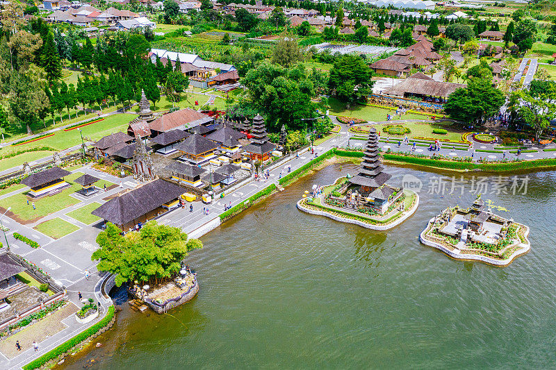 寺庙Beji Ulun Danu负责巴厘岛上空的水寺庙